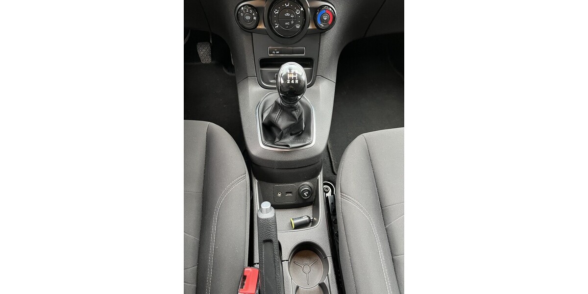 Ford Fiesta 104.950 km 5.200 &euro; Berlin 10178