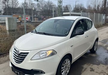 Lancia Ypsilon 141.500 km 3.290 &euro; München 81929