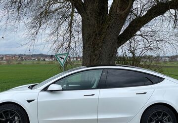 Tesla Model 3 30.000 km 25.699 &euro; Markt Indersdorf 85229