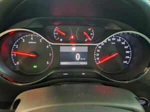 Opel Crossland Elegance *NAVI*Kamera*Winterpaket* 8.000 km 16.789 &euro; Miesbach 83714