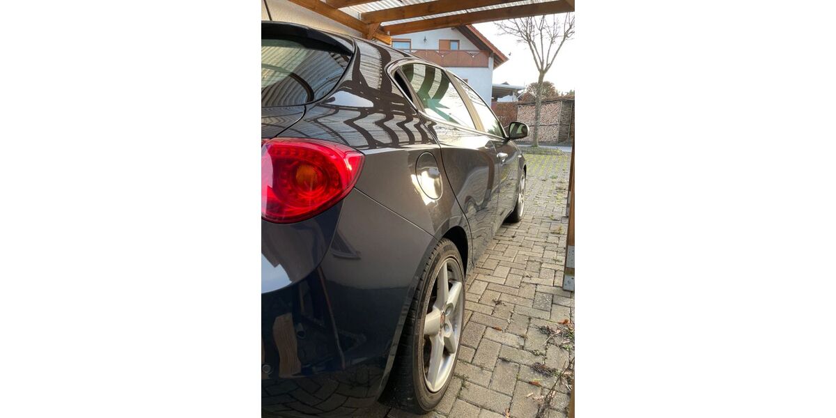 Alfa Romeo Giulietta 129.000 km 14.500 &euro; Hillesheim 54576