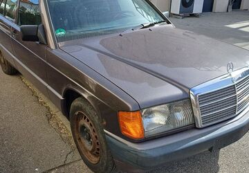 Mercedes-Benz 190 121.940 km 3.750 &euro; Straßberg 72479