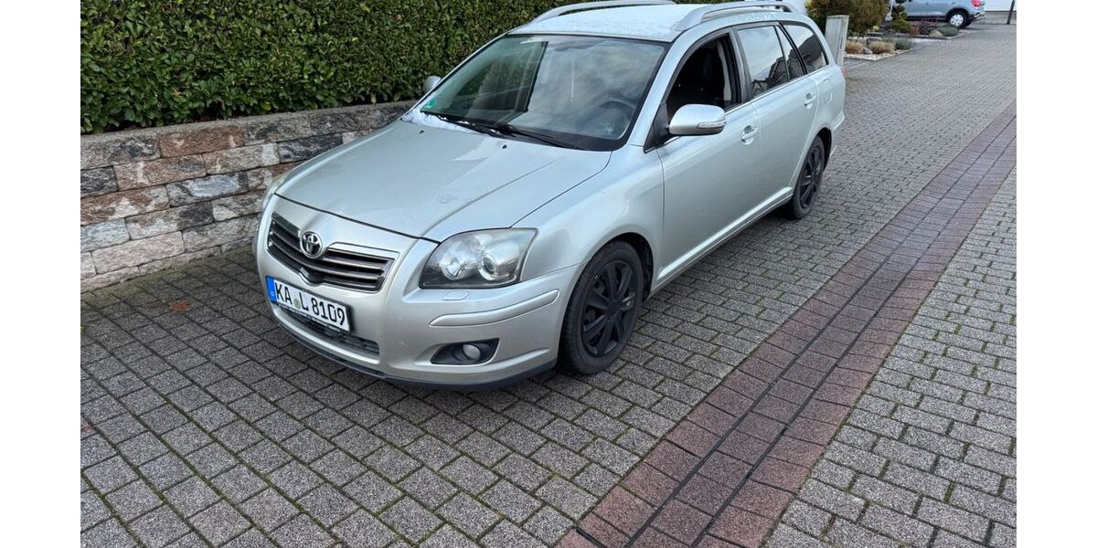 Toyota Avensis 217.500 km 2.550 &euro; sulzfeld 75056