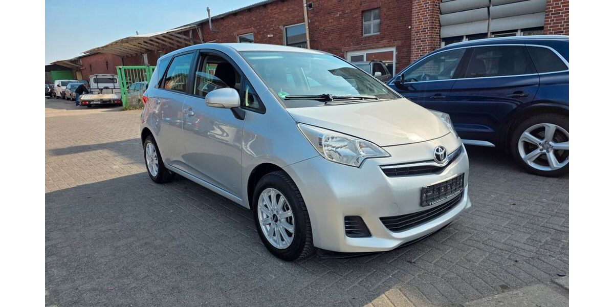 Toyota Verso-S 49.000 km 5.400 &euro; Ahlen 59229