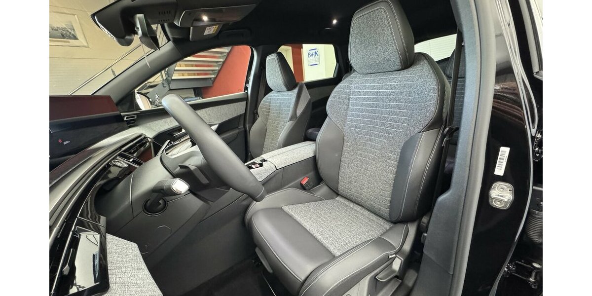 Peugeot 5008 145 Mild Hybrid Allure7 Sitzer LED 360°Cam 35.800 km 27.320 &euro; Lich 35423
