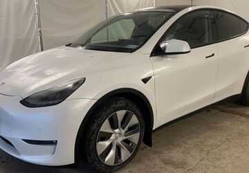 Tesla Model Y 32.956 km 33.950 &euro; Steinbach-Hallenberg OT Herges-Hallenberg 98587