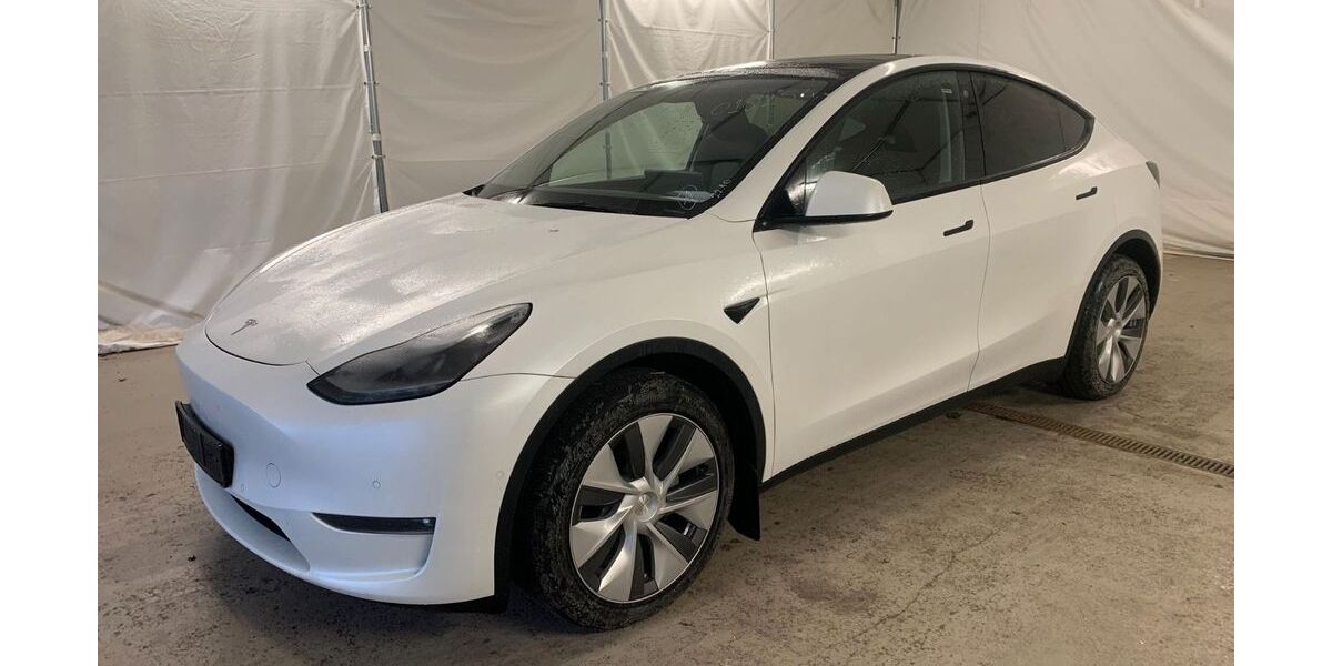 Tesla Model Y 32.956 km 33.950 &euro; Steinbach-Hallenberg OT Herges-Hallenberg 98587