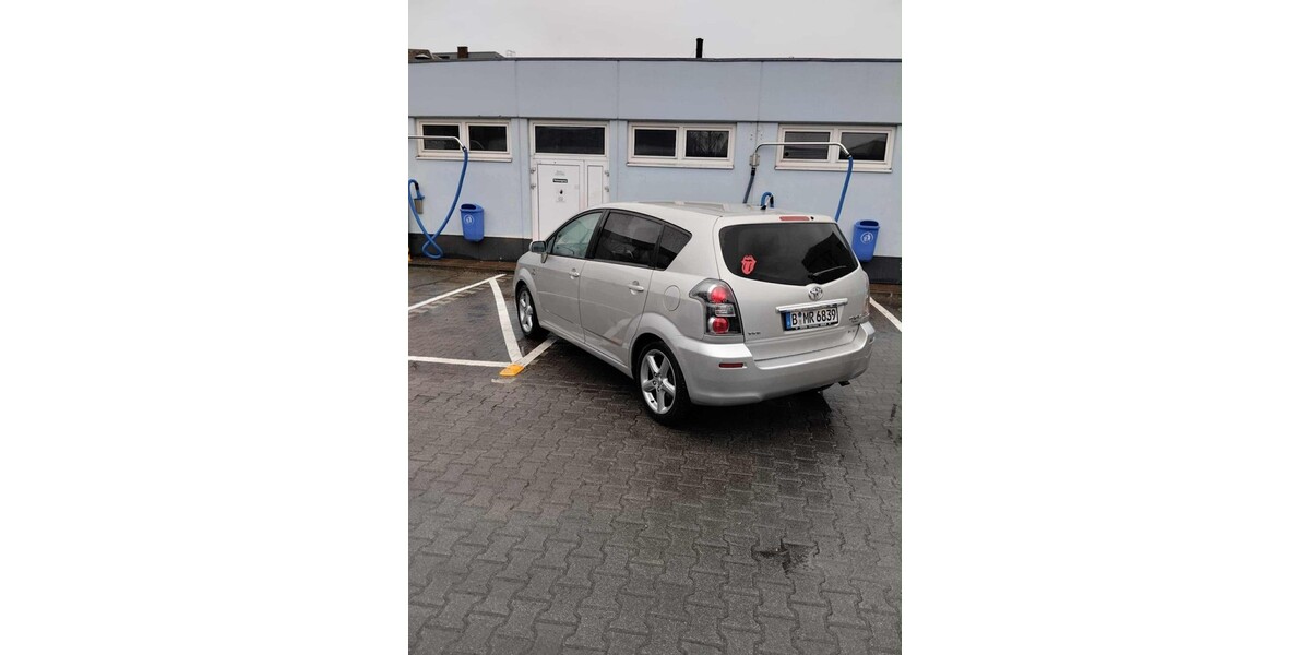 Toyota Verso 200.000 km 3.499 &euro; Berlin 10178