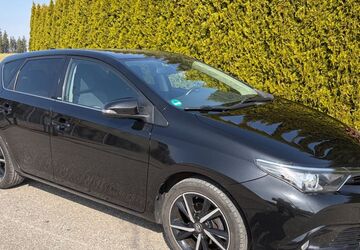 Toyota Auris 108.000 km 11.900 &euro; Inning am Holz 84416