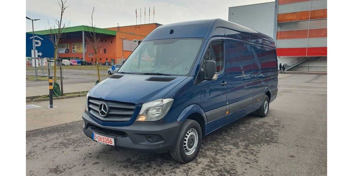 Mercedes-Benz Sprinter 235.847 km 12.390 &euro; Berlin 13055