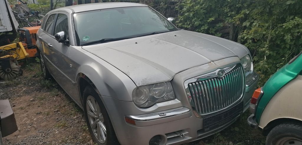 Chrysler 300C 188.000 km 4.299 &euro; Büdingen 63654