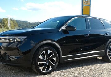 Opel Grandland (X) 6.800 km 31.950 &euro; Oberviechtach 92526