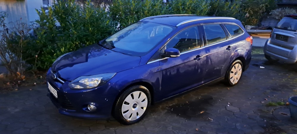 Ford Focus III Turnier 270.980 km 5.000 &euro; Hamburg 20038