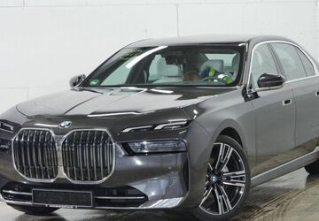 BMW 740 66.884 km 88.410 &euro; Höxter / Stahle 37671