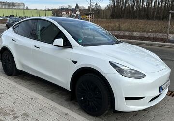 Tesla Model Y 49.980 km 29.299 &euro; Wiesbaden 65191