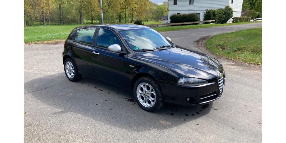 Alfa Romeo 147 163.210 km 5.000 &euro; Berkatal 37297
