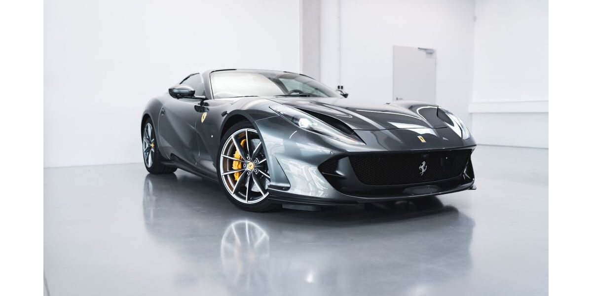 Ferrari 812 4.800 km 449.000 &euro; Nürnberg 90408