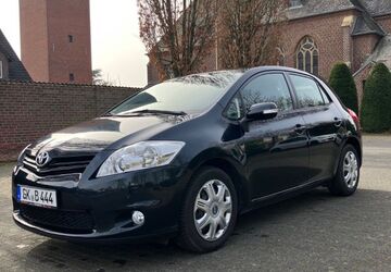 Toyota Auris 112.000 km 6.900 &euro; Gangelt 52538