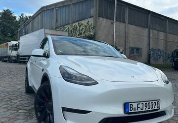 Tesla Model Y 61.000 km 32.500 &euro; Berlin 12439