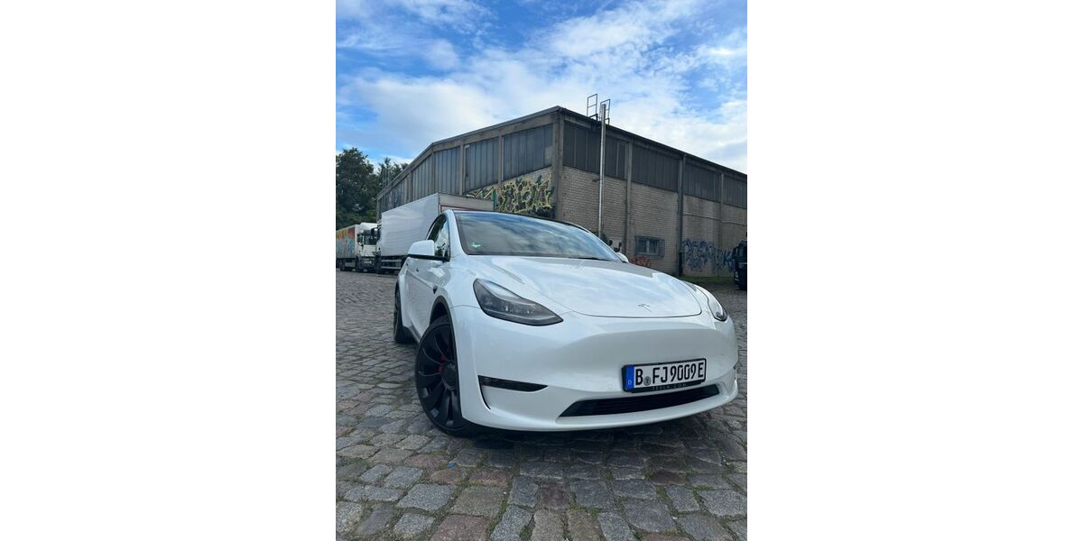 Tesla Model Y 61.000 km 32.500 &euro; Berlin 12439