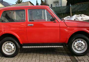 Lada Niva 29.858 km 8.200 &euro; Belgershain OT Threna 04683