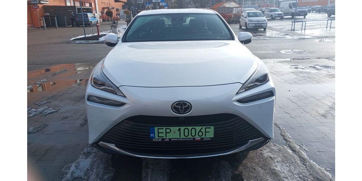 Toyota Mirai 45.000 km 12.700 &euro; PIOTRKÓW TRYBUNALSKI 