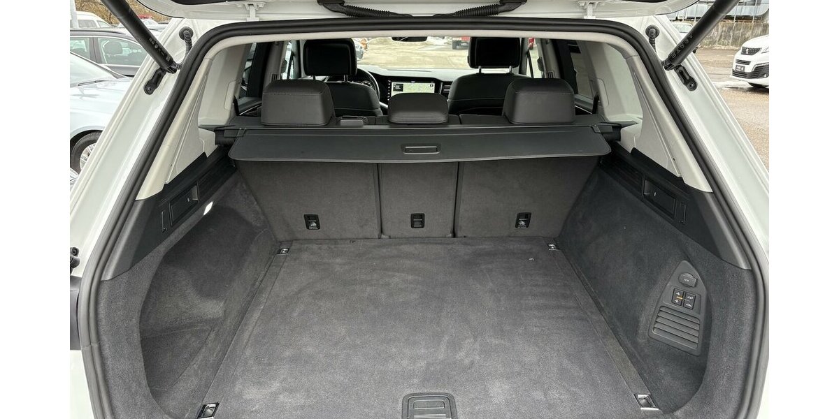 VW Touareg 4Motion KEYLESS/KAMERA/NAVI/PANO/1.HAND 118.663 km 39.900 &euro; Villingen-Schwenningen 78054