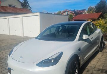 Tesla Model 3 64.500 km 28.900 &euro; München 81539