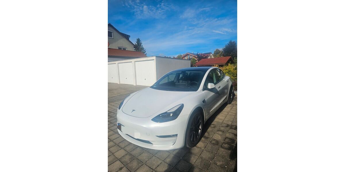 Tesla Model 3 64.500 km 28.900 &euro; München 81539