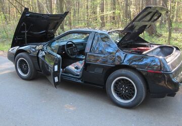 Pontiac Fiero 130.000 km 8.500 &euro; Ładzice 