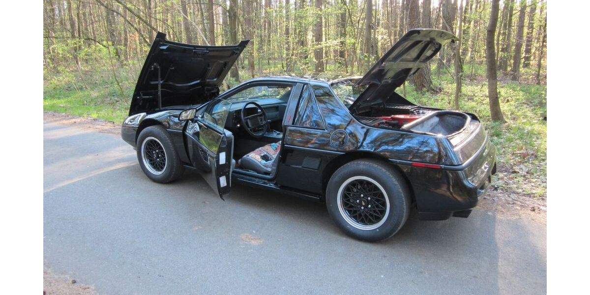 Pontiac Fiero 130.000 km 8.500 &euro; Ładzice 