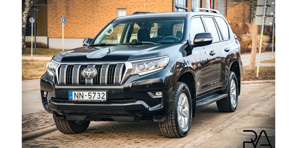 Toyota Land Cruiser 29.800 km 52.990 &euro; Riga 