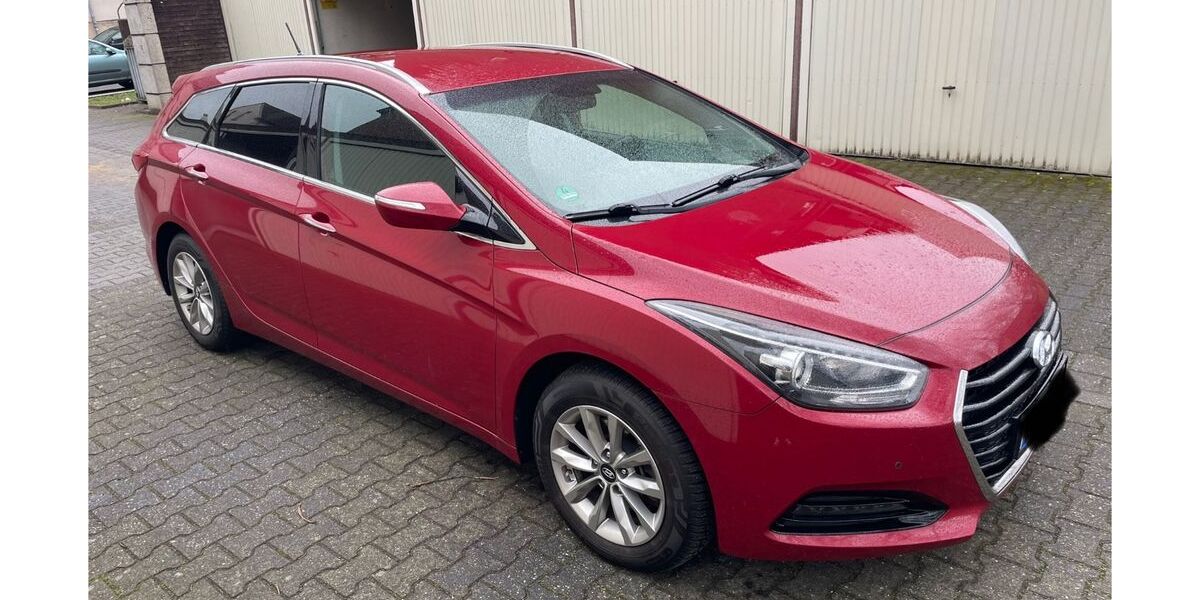 Hyundai i40 109.000 km 9.500 &euro; Duisburg 47166