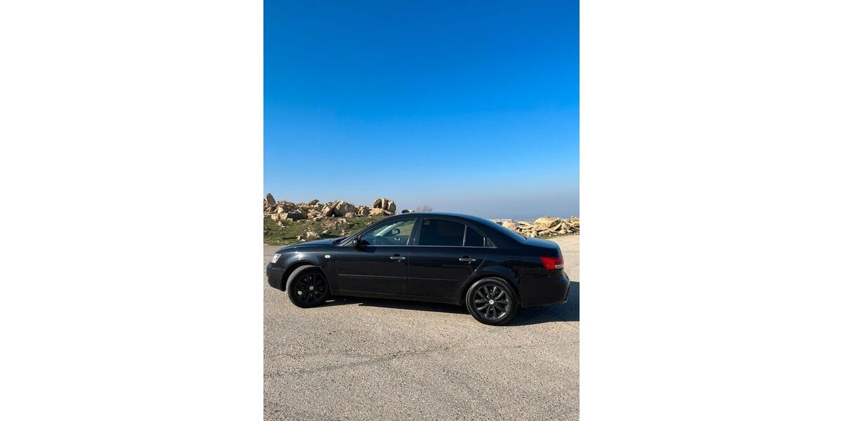 Hyundai SONATA 246.113 km 4.300 &euro; Berlin 14055