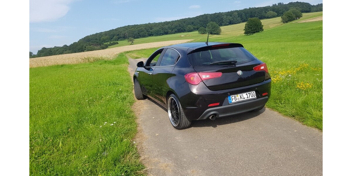 Alfa Romeo Giulietta 118.000 km 5.555 &euro; Nidda 63667