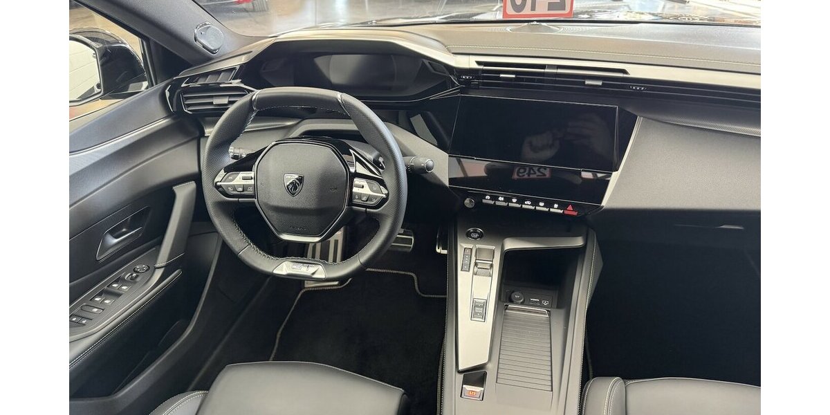 Peugeot 408 GT 225 Plug in Hybrid 360° Cam FULL LED 50.200 km 26.120 &euro; Lich 35423