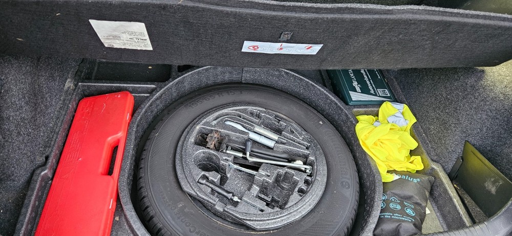 VW Golf V 158.000 km 3.600 &euro; Möhnesee 59519