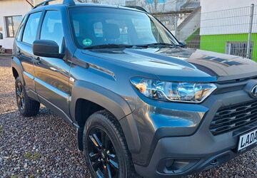 Lada Urban 55.000 km 16.500 &euro; Waltershausen 99880