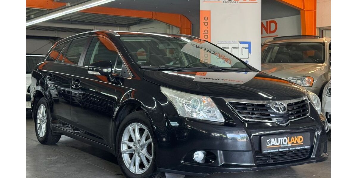 Toyota Avensis 145.000 km 7.200 &euro; Troisdorf 53842