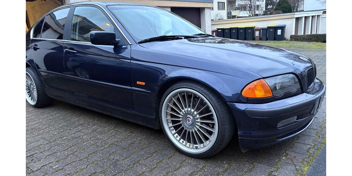 BMW 328 309.000 km 4.700 &euro; Backnang 71522