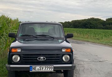 Lada Taiga 73.000 km 8.000 &euro; Düsseldorf 40625