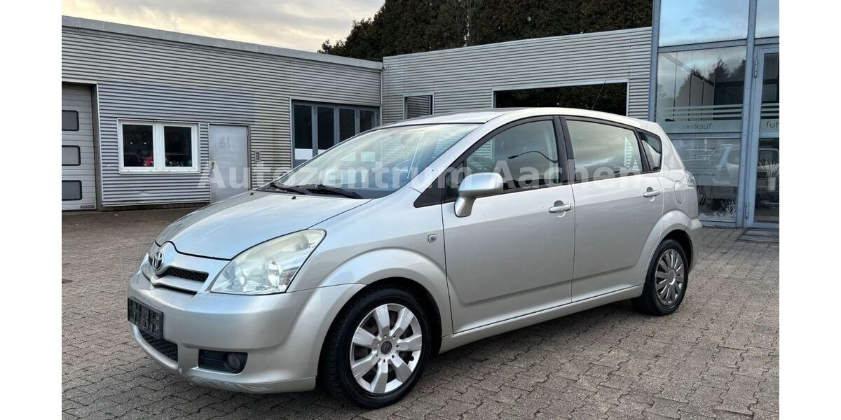 Toyota Corolla Verso 150.000 km 3.790 &euro; Eschweiler 52249