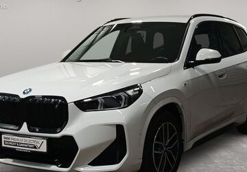 BMW iX1 13.500 km 42.900 &euro; Berlin 14057