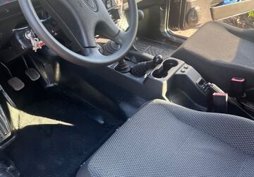 Lada Urban 9.655 km 12.900 &euro; Gelsenkirchen 45896