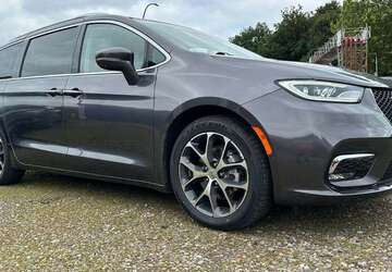 Chrysler Pacifica 82.000 km 37.999 &euro; Hamburg 22309