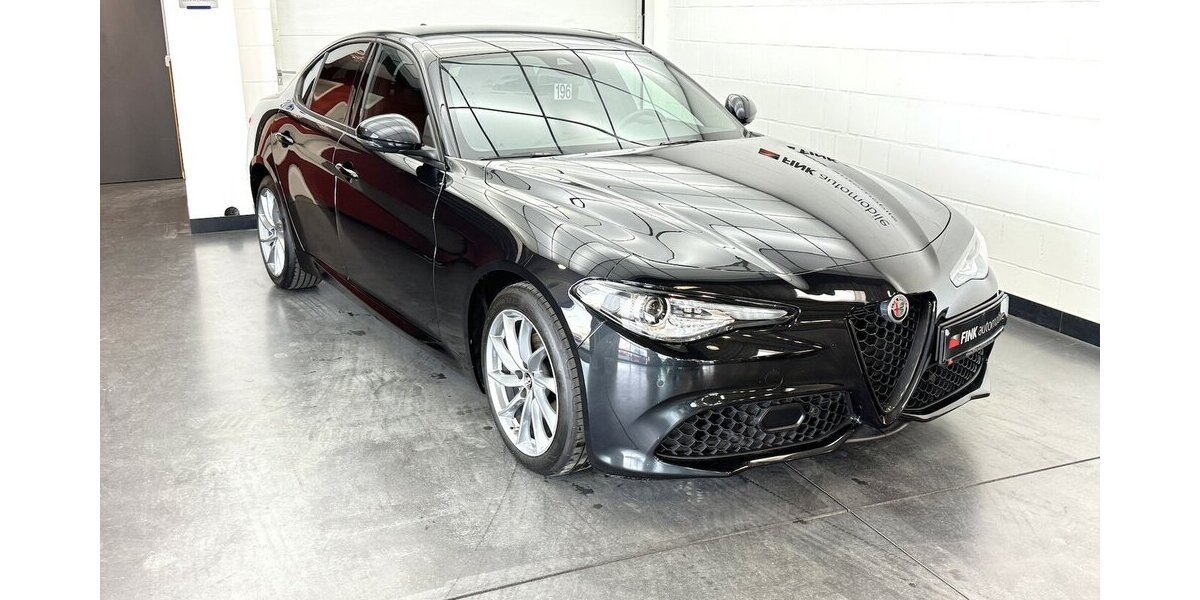 Alfa Romeo Giulia 2.0 Sprint Turbo 16V Xenon Leder Carplay 23.400 km 29.890 &euro; Lich 35423