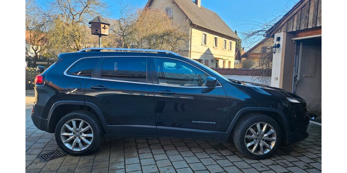 Jeep Cherokee 169.000 km 13.499 &euro; Himmelkron 95502