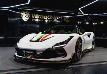 Ferrari F8 5.570 km 399.900 &euro; Praha 5 