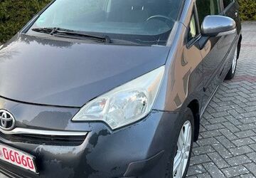 Toyota Verso-S 145.500 km 3.990 &euro; Hemmoor 21745