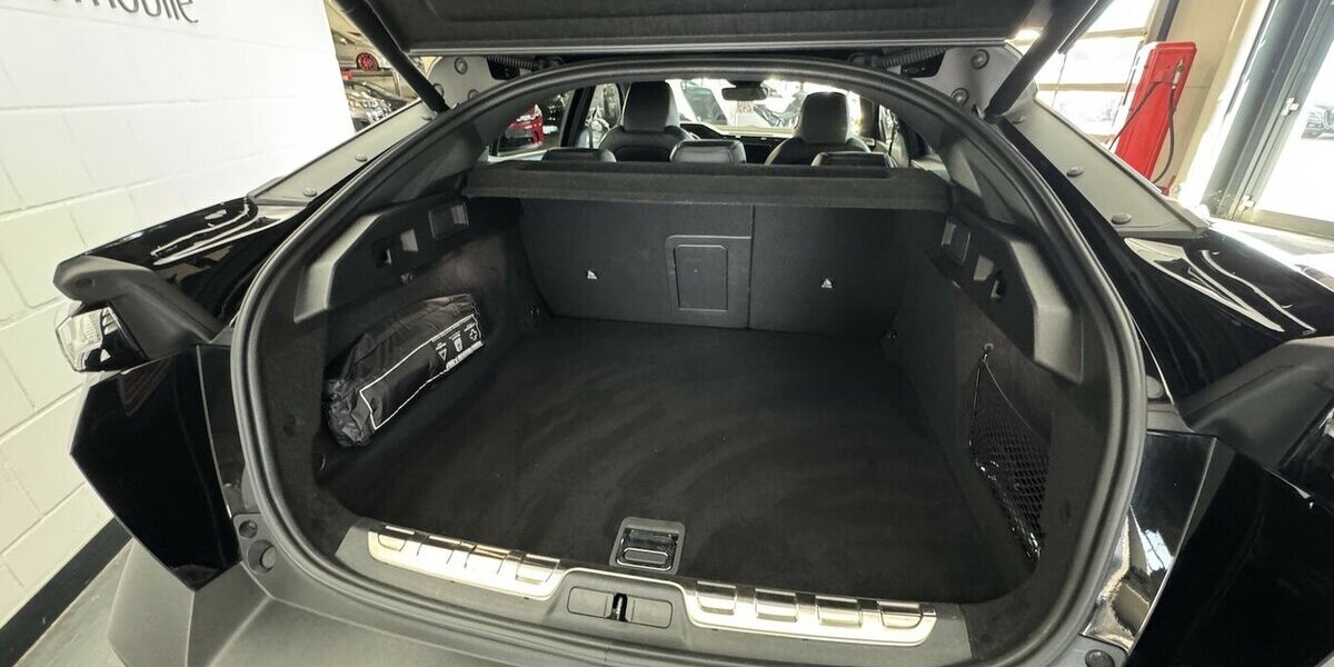 Peugeot 408 GT 225 Plug in Hybrid 360° Cam FULL LED 50.200 km 26.120 &euro; Lich 35423